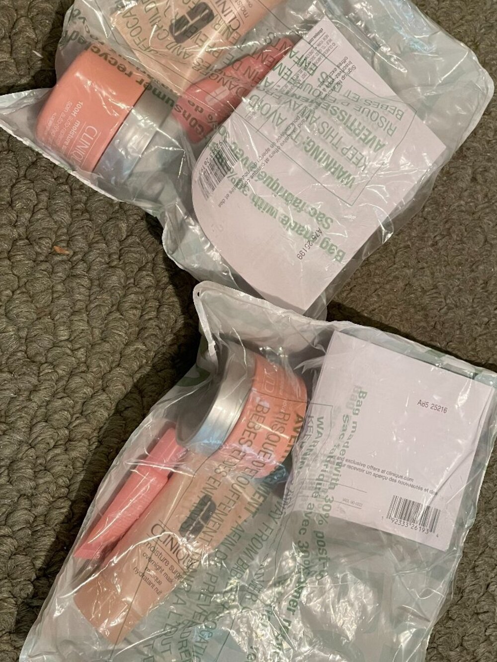 2 Brand new Clinique moisture surge packets